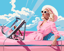 Carica l&#39;immagine nel visualizzatore di Gallery, Diva in Auto Rosa Retrò Figured&#39;Art